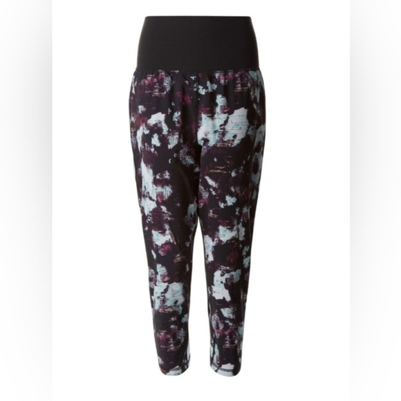 Lululemon Tranquil Kara Blossom Multi/Black High Waisted Crop Pants - Picture 3 of 7